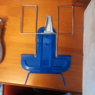 Soporte metálico para libros/partituras