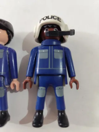 2 clicks Playmobil policías