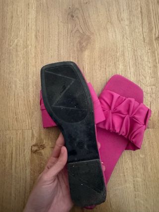 Chanclas Fucsia con Diseño Fruncido