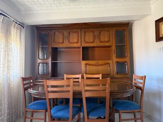 Conjunto de comedor de madera