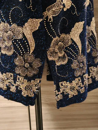 Blusa blu e oro con ricami