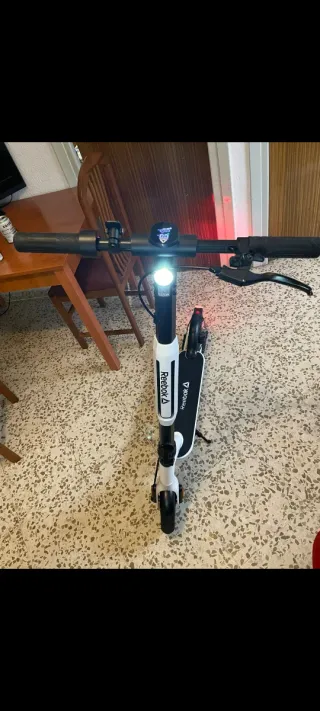 Patinete Eléctrico Reebok - Excelente Estado