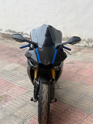 Yamaha R1M