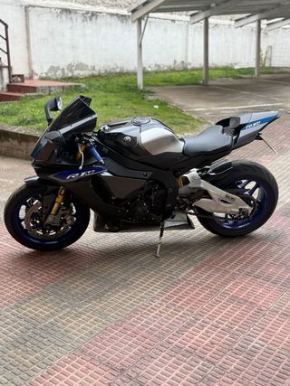 Yamaha R1M