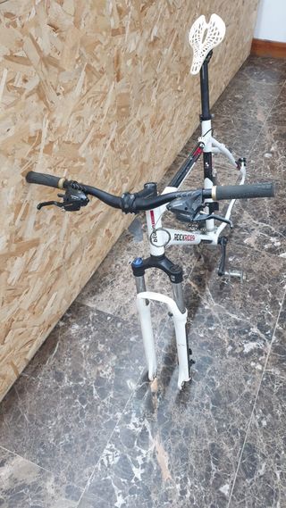 Marco Bicicleta Rockrider Blanca