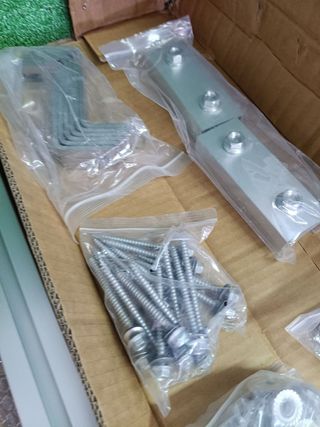 Juego de montaje de teja fotovoltaica Nuasol