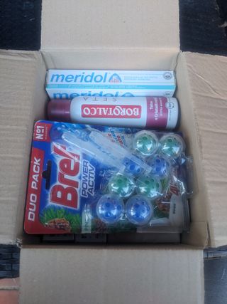 BUNDLE 13 prodotti per cura della persona e casa