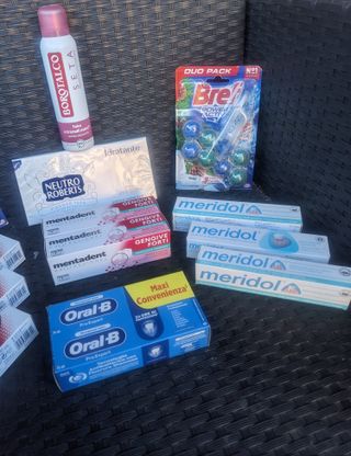 BUNDLE 13 prodotti per cura della persona e casa