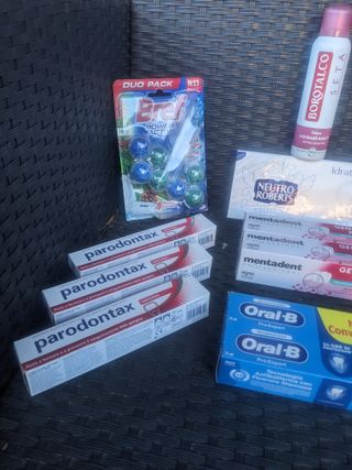 BUNDLE 13 prodotti per cura della persona e casa