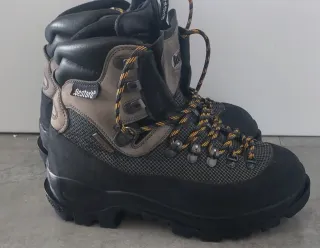 Stivali Bestard 41,5 + REGALO Piccozze