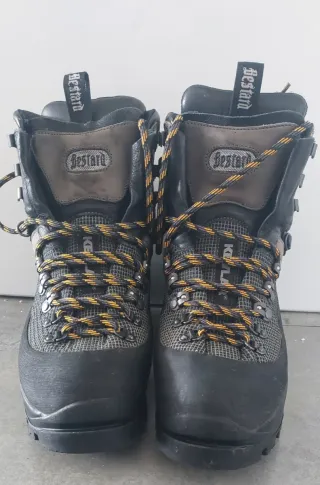 Stivali Bestard 41,5 + REGALO Piccozze