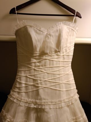 Precioso vestido de novia corte romántico.