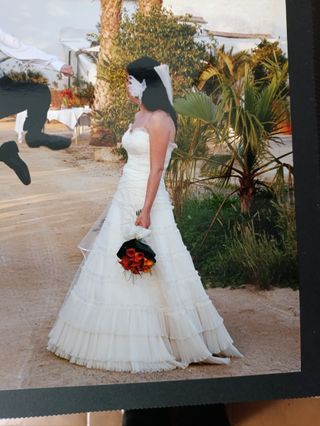 Precioso vestido de novia corte romántico.