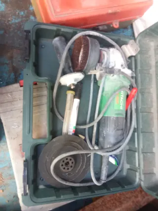 Lijadora Angular Hitachi 1000W