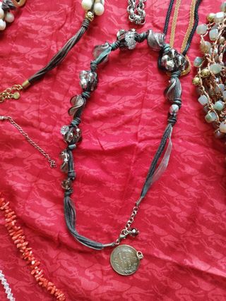 Lote de bisutería variada