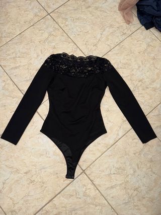 Body nero elegante con pizzo