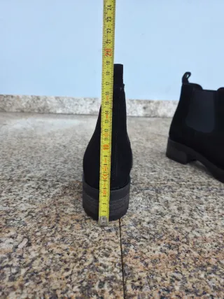 Botas Chelsea camurça preta