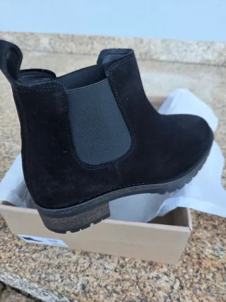 Botas Chelsea camurça preta