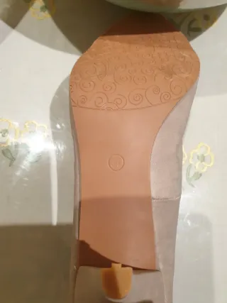 Zapatos de tacón Tino Gonzalez beige/rosa