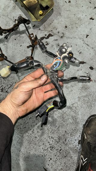 Piezas Honda CRM - Plásticos y Guardabarros