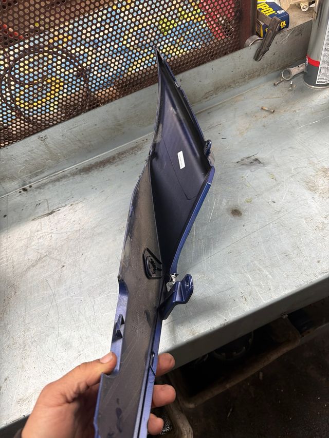 Tapa colín Izquierda Aprilia RS 125 2022