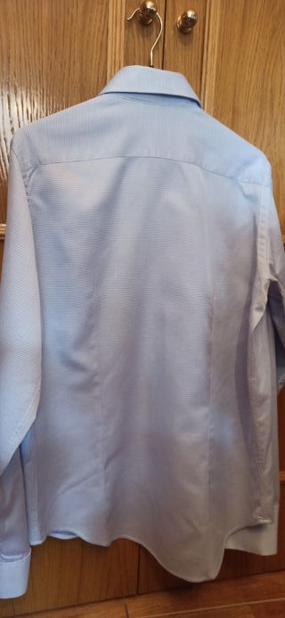 Camisa azul de vestir