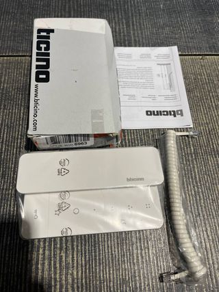 Intercomunicador Bticino Classe 100 A16M con auric