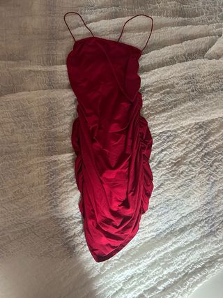 Vestito rosso con schiena scoperta