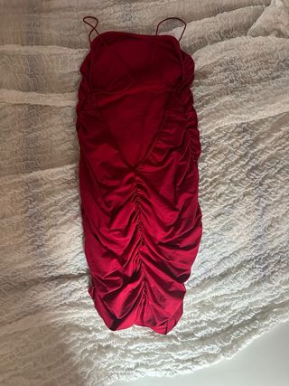 Vestito rosso con schiena scoperta