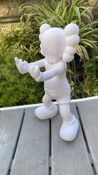 Figura Fuck KAWS