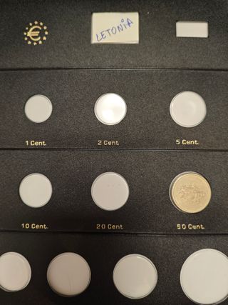 ALBUM CON MONEDAS EURO DIFERENTES PAISES