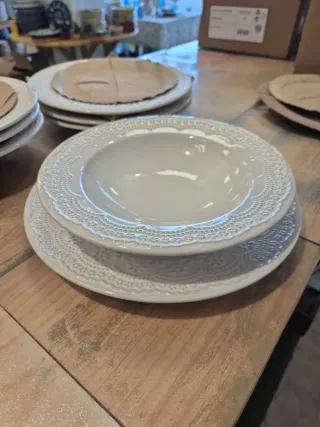 Set di 8 Piatti in Ceramica Bianca