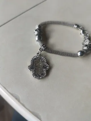 Pulsera con colgante mano de Fátima