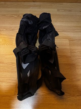 Rodilleras y espinilleras Scoott