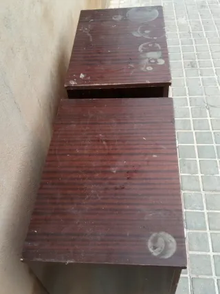 Due comodini vintage in legno e metallo