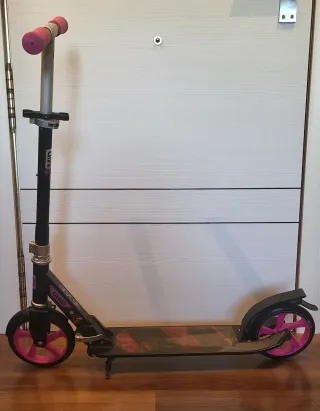 Patinete Oxelo rosa y negro