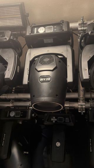 Foco Beam 230W, 14 colores y gobos ring led, frost