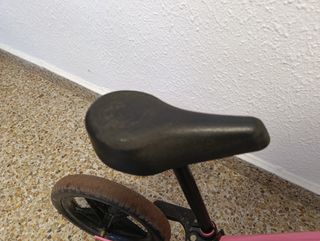 Bici de equilibrio rosa STRIDER