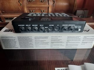 Caja de Ritmos Alesis SR-16