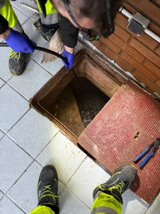 Oficial para desatascos