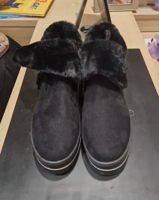 Botines negros con forro de pelo