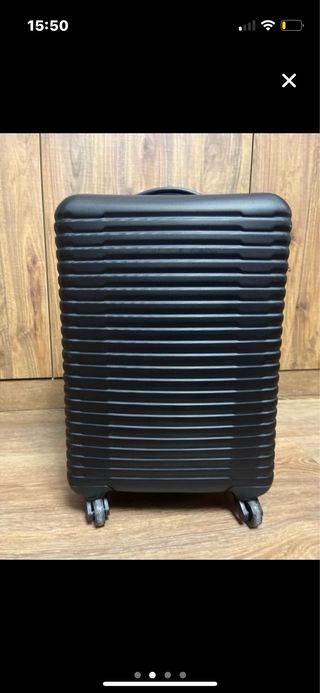 Maleta negra con ruedas