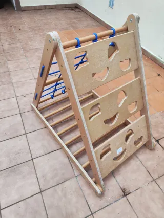 Escalada, tobogán y rampa