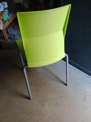 Silla verde moderna