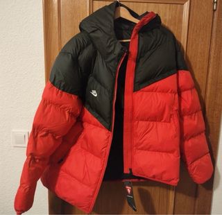 Chaqueta Nike Negra y Roja