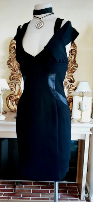 Vestido negro espalda descubierta