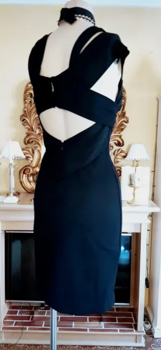 Vestido negro espalda descubierta