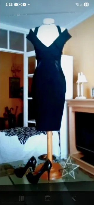 Vestido negro espalda descubierta