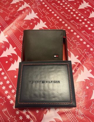 Cartera Piel Tommy Hilfiger Negra y Roja