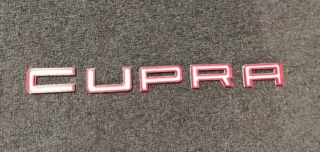 Letras CUPRA para parrilla delantera